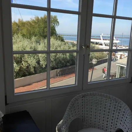 Vormann Jantzen, Direkt Am Leuchtturm